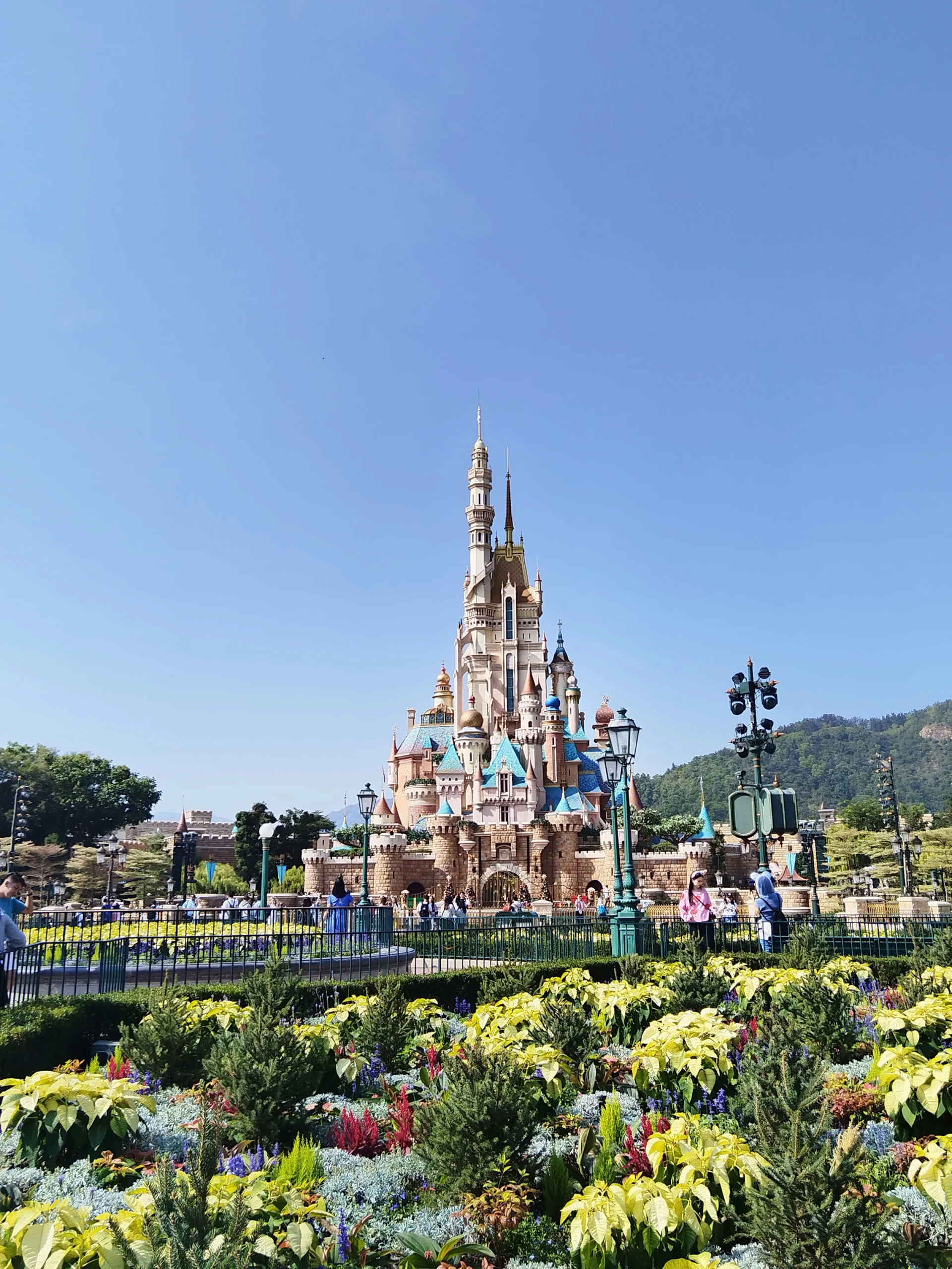 Castillo de Disneyland Hong Kong para viaje personalizado temática Disney por Asia, que incluye Hong Kong, Shanghái y Tokio